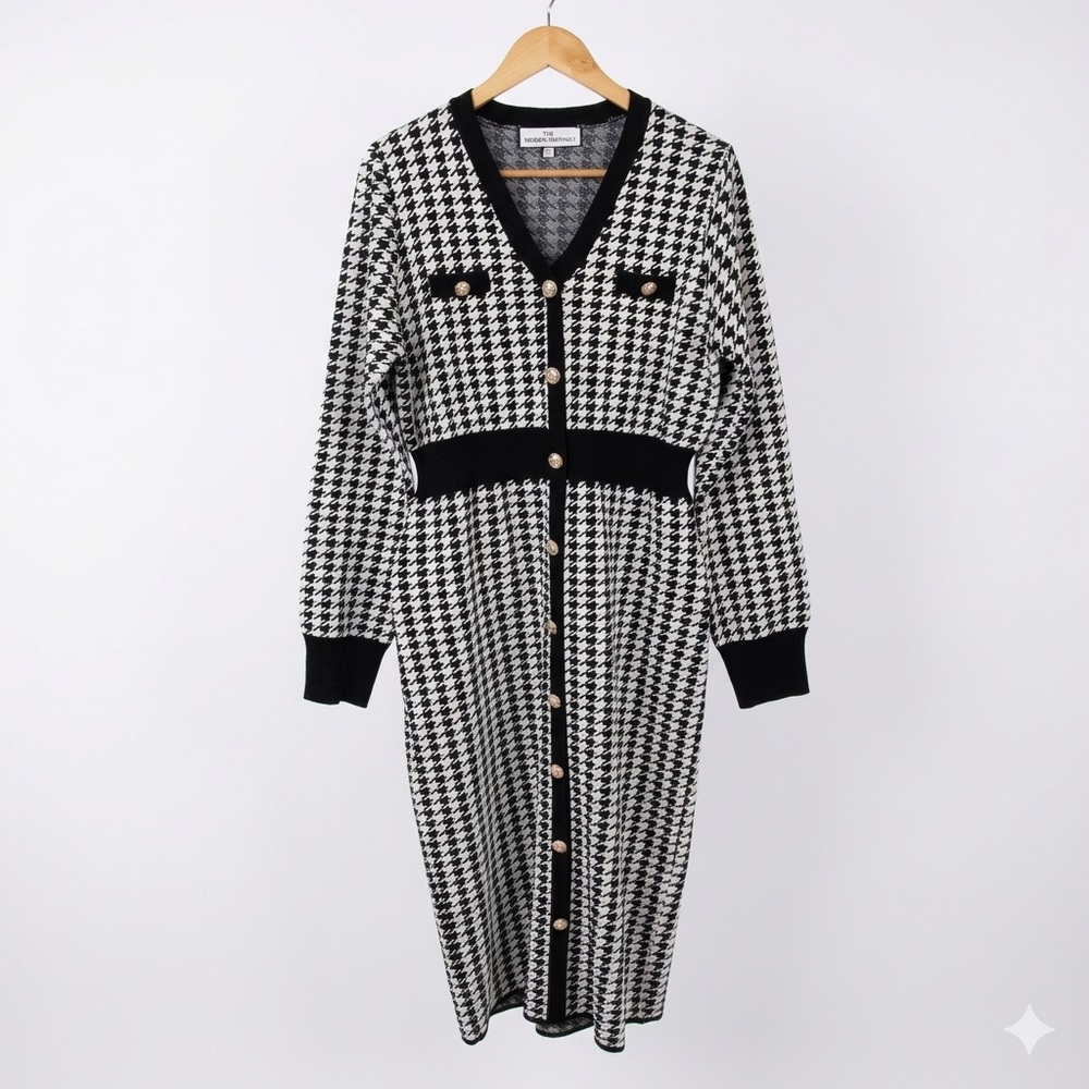 The Modern Abstract Houndstooth Knit Midi Dress Gold Button XL Black White Rayon
